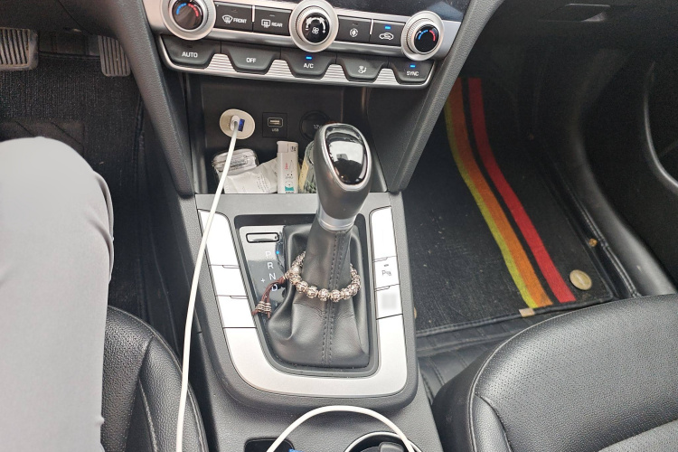 Hyundai Elantra AD PHEV 2021 car image #18