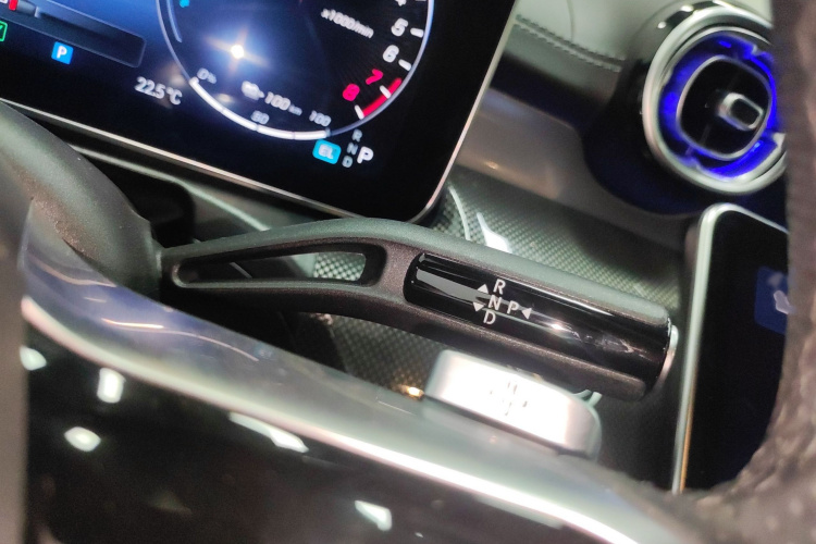 Mercedes-Benz C Class New Energy 2022 car image #18