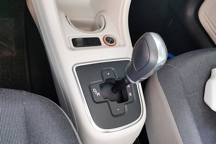 Volkswagen up! 2016 imagem de carro #18