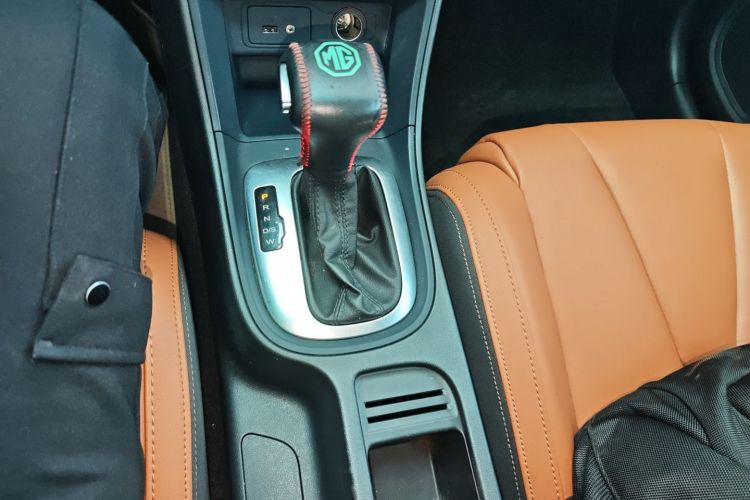 MG GT 2018 car image #18