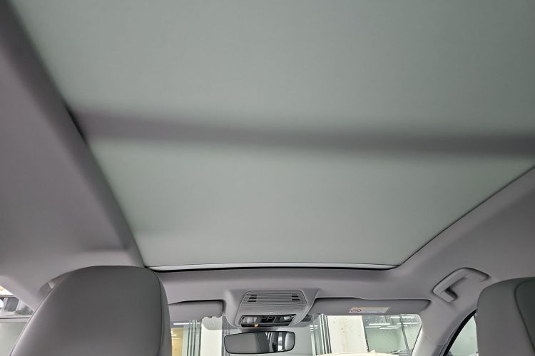 Volkswagen ID.6 X 2024 car image #18