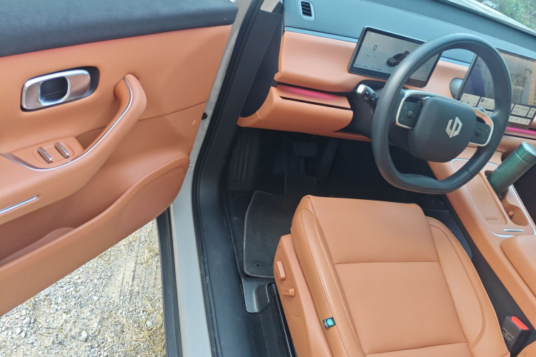 零跑汽车 零跑C10 2025 汽车图片 #18