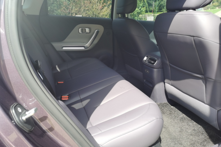 零跑汽车 零跑B01 2025 汽车图片 #18