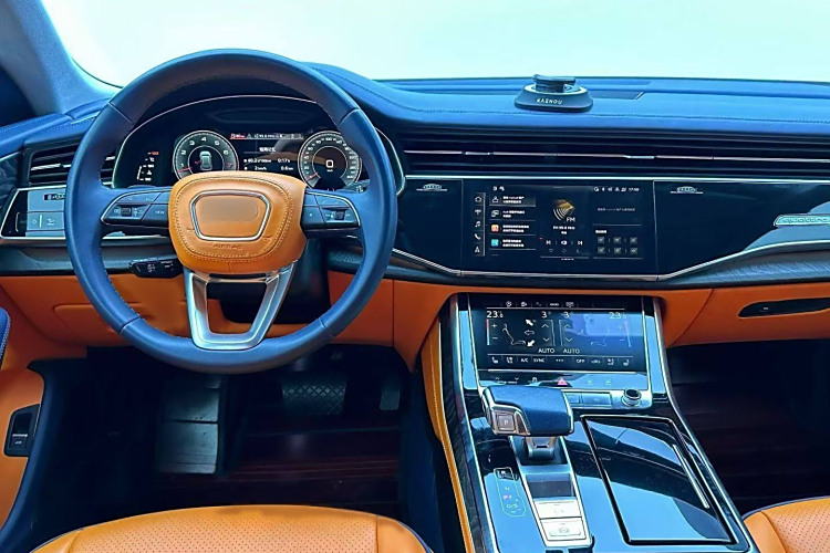 Audi Q8 2021 car image #18