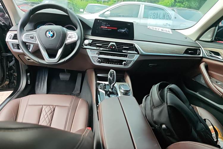 BMW M5 New Energy 2018 #18 BMW M5 New Energy 2018 immagine di auto #18