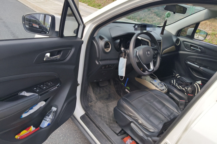 Changan CS15 EV 2018 #18 Changan CS15 EV 2018 car image #18