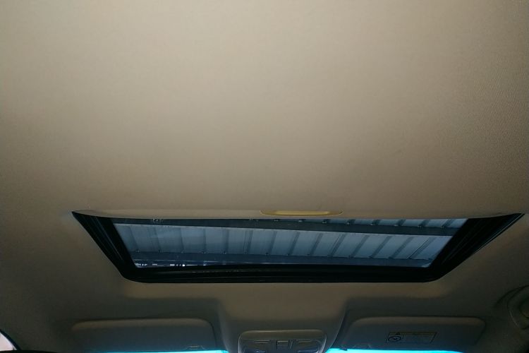 SWM X7 2022 صورة سيارة #18