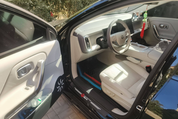 零跑汽车 零跑B01 2025 汽车图片 #18