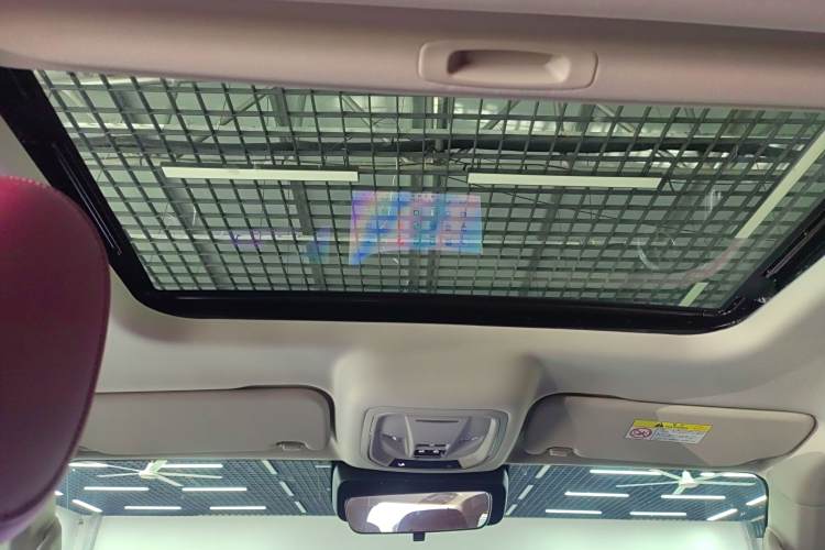 Tank 300 New Energy 2025 #18 Tank 300 New Energy 2025 car image #18