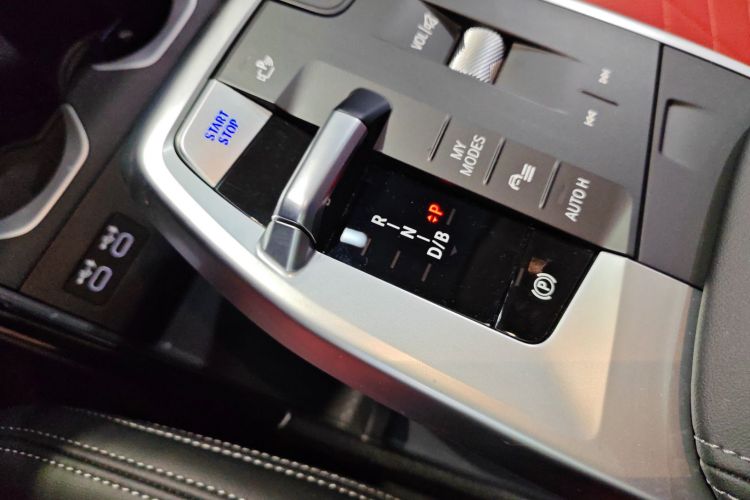 BMW iX1 2023 car image #18