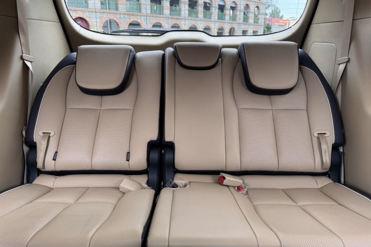 Kia Carnival (Imported) 2016 изображение автомобиля #18