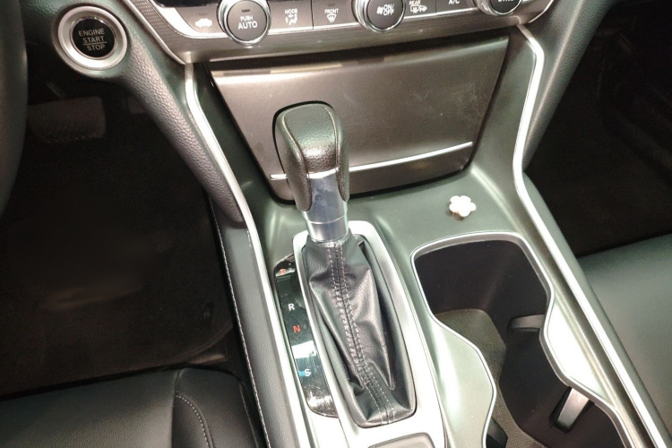 BYD F3R 2021 car image #18