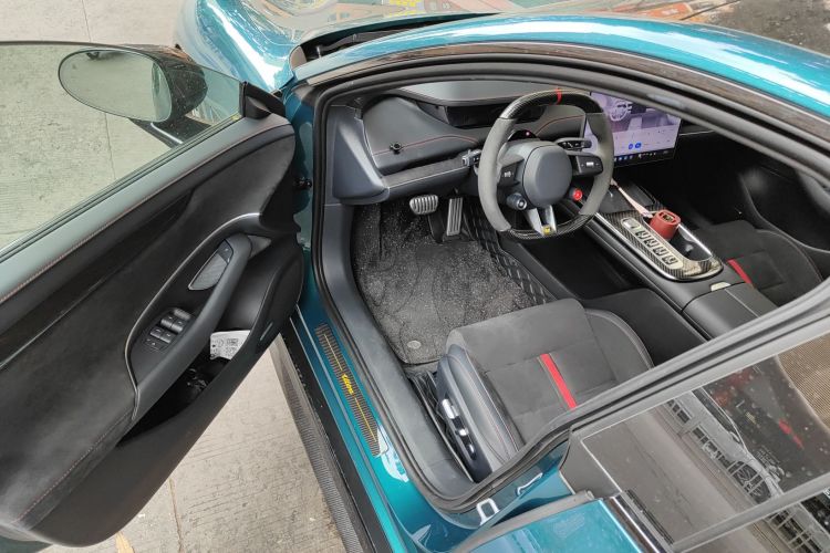 小米汽车 小米SU7 Ultra 2025 汽车图片 #18