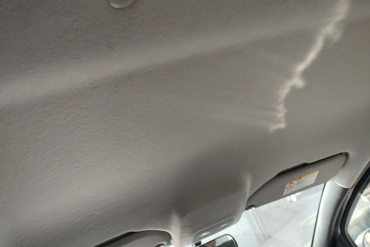 BYD e1 2021 car image #18