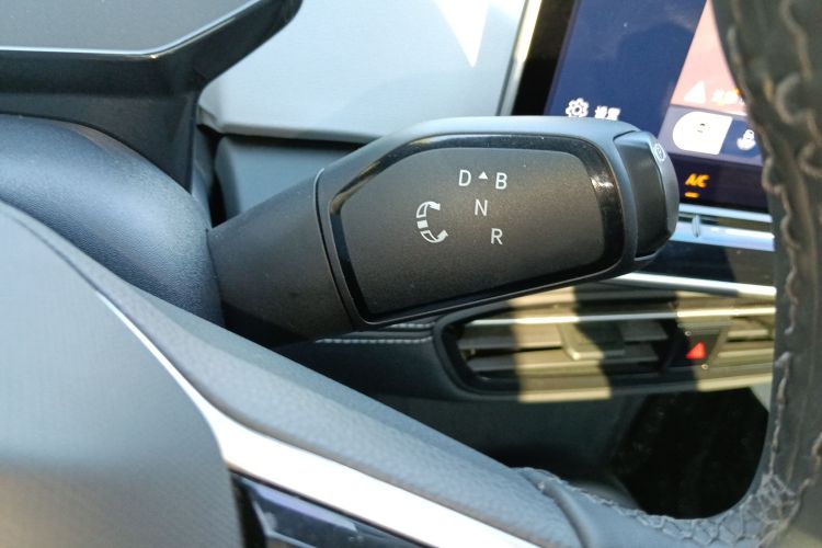 Volkswagen ID.3 2024 immagine di auto #18