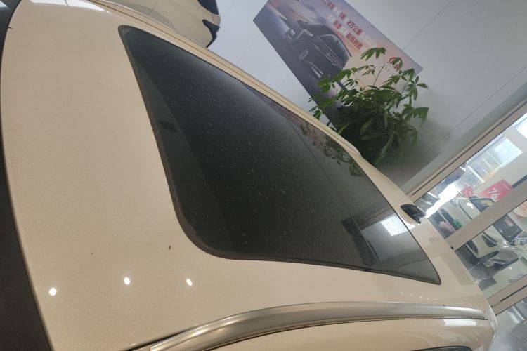 HongQi HS3 2024 #18 HongQi HS3 2024 car image #18