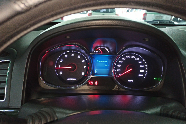 Chevrolet Captiva (Imported) 2016 car image #18