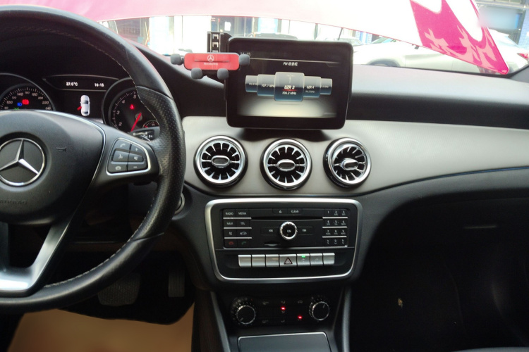 Mercedes-Benz CLA Class (Imported) 2018 #18 Mercedes-Benz CLA Class (Imported) 2018 car image #18