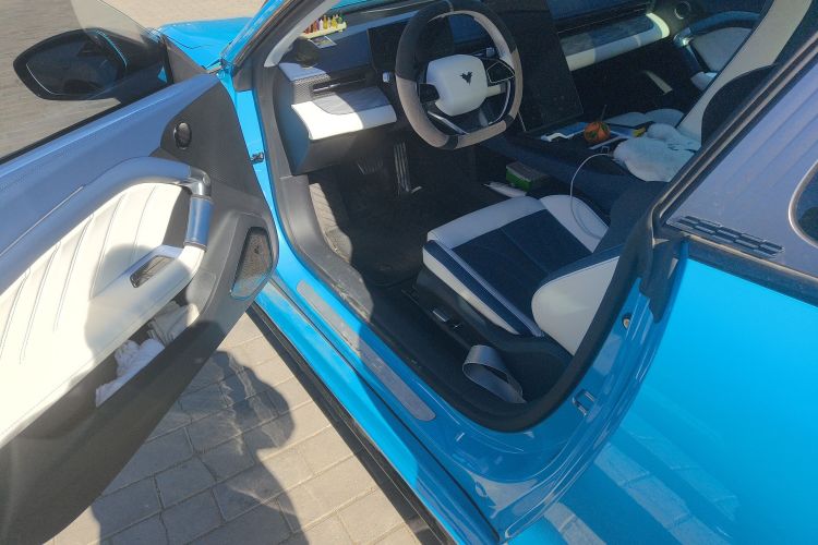 哪吒汽车 哪吒GT 2024 汽车图片 #18