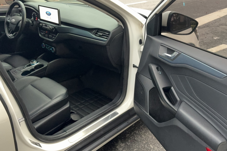 Ford Focus Active 2019 imagem de carro #18