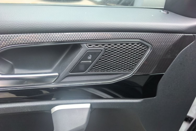 Volkswagen Tayron X 2022 car image #18