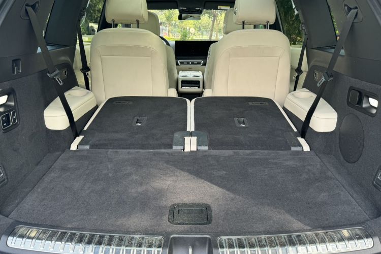 Li L8 2023 изображение автомобиля #18