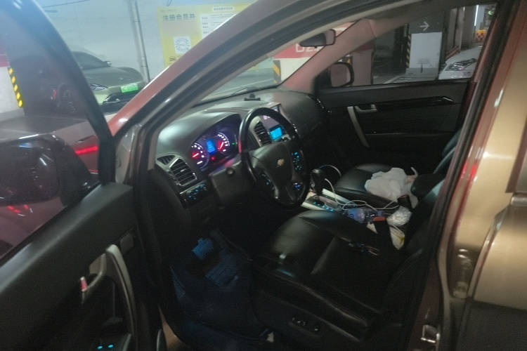 Chevrolet Captiva (Imported) 2015 car image #18