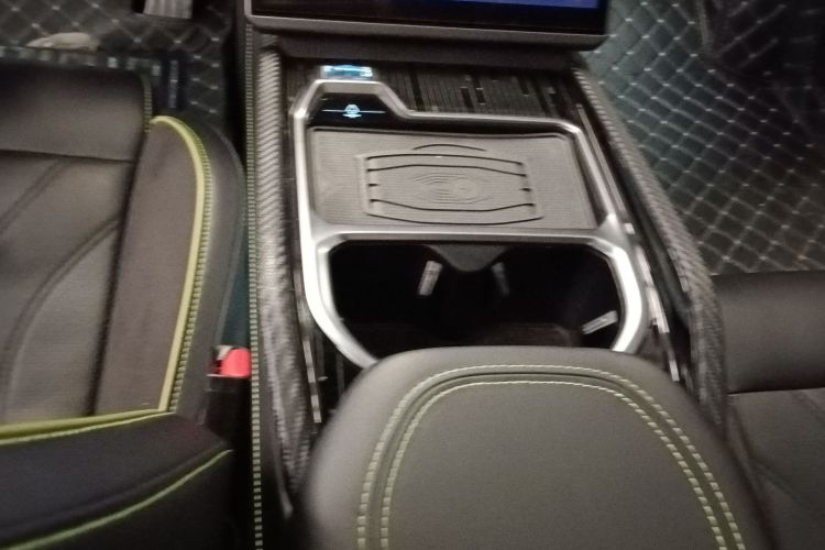 哪吒汽车 哪吒GT 2024 汽车图片 #18