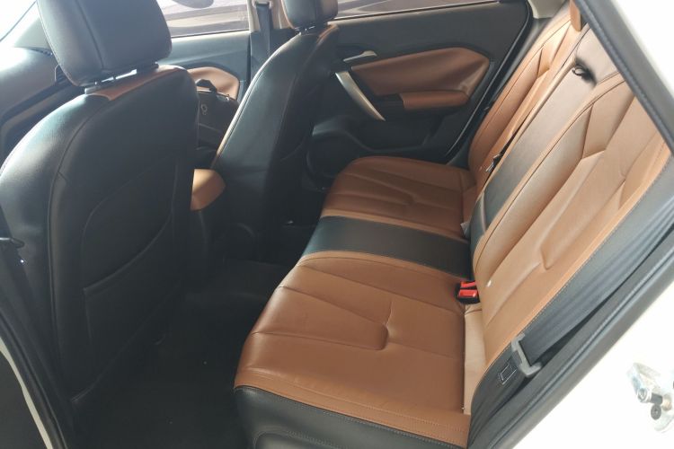 MG GT 2017 car image #18