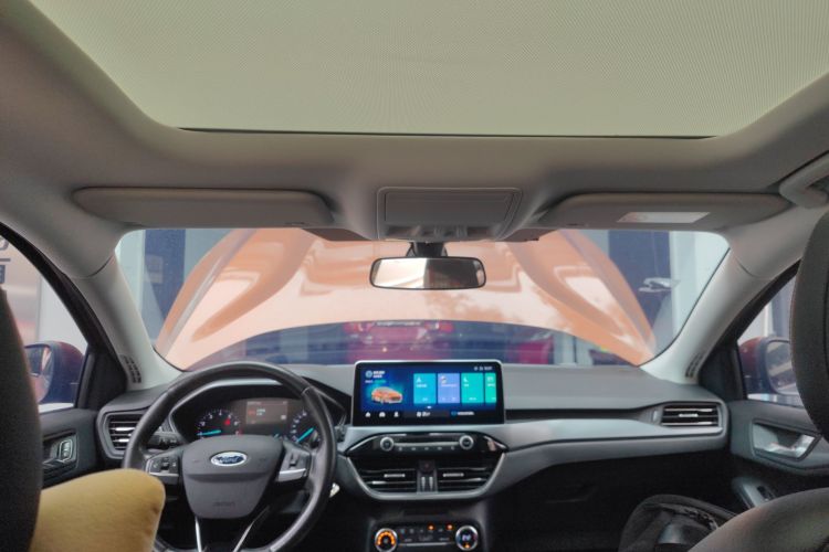 Ford Focus Active 2019 car image #18