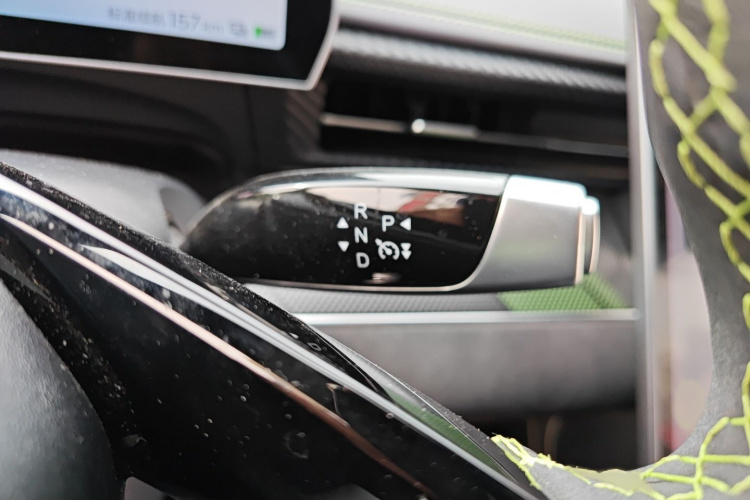 哪吒汽车 哪吒GT 2023 汽车图片 #18