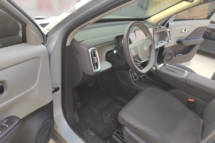 零跑汽车 零跑B10 2025 汽车图片 #18