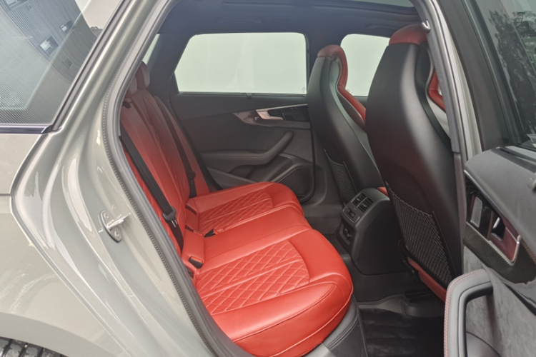 Audi S4 2023 car image #18