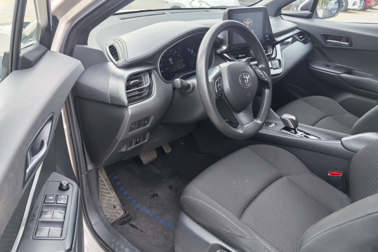 Toyota C-HR EV 2021 immagine di auto #18