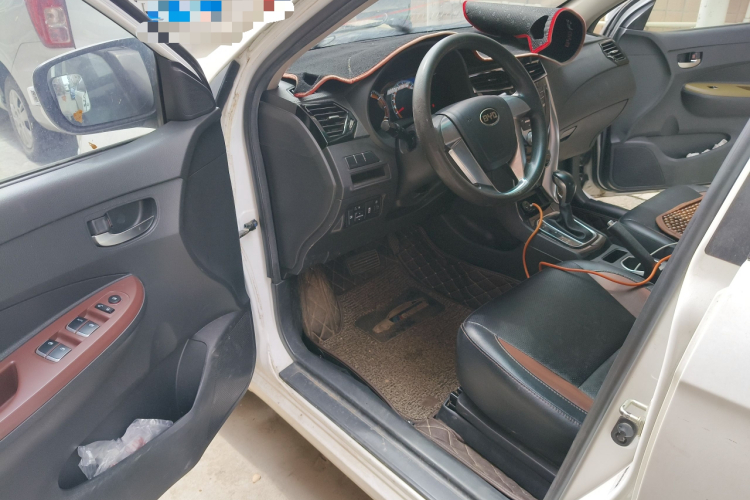 BYD F3 2018 car image #18