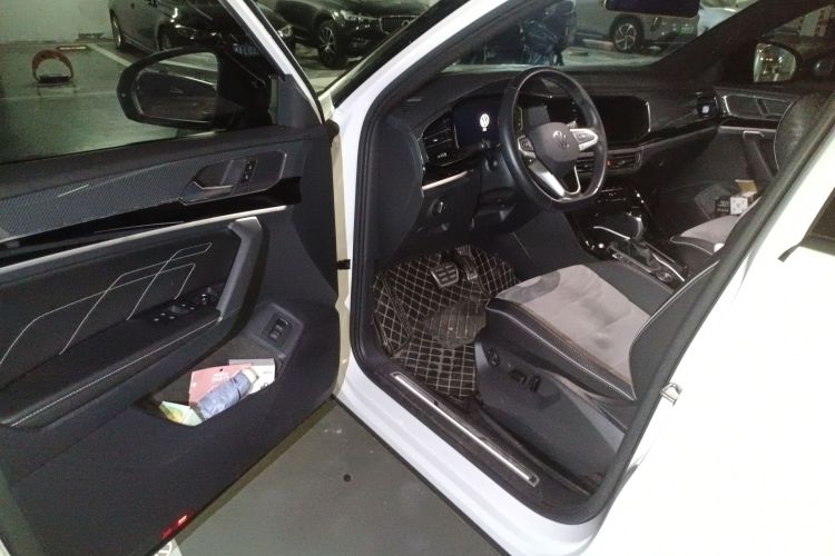 Volkswagen Tayron X 2021 #18 Volkswagen Tayron X 2021 car image #18