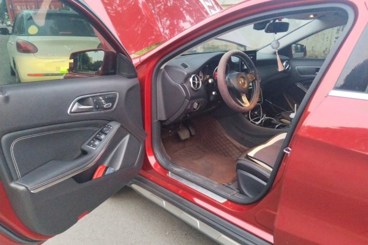 Mercedes-Benz GLA Class (Imported) 2018 car image #18