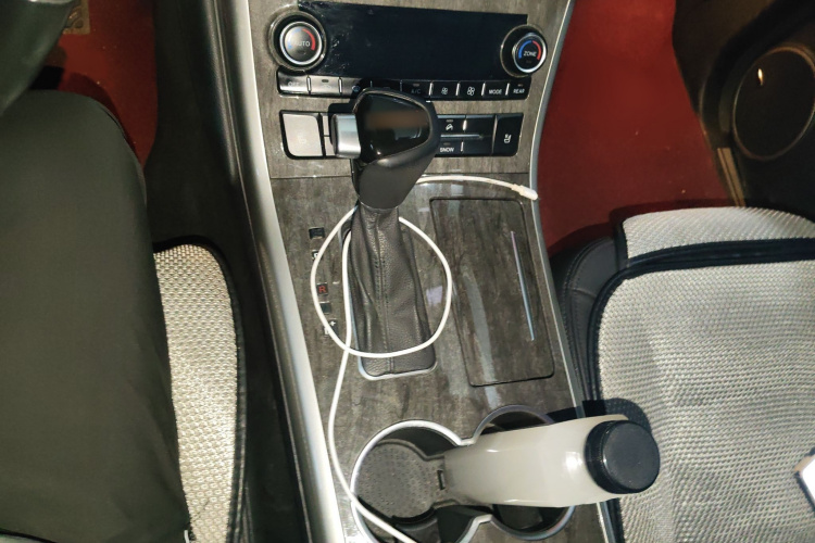 Haval H8 2015 car image #18