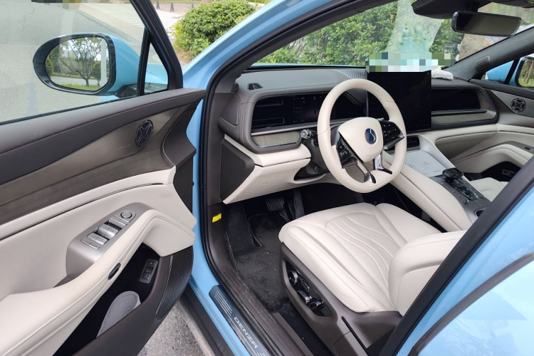 Denza N7 2024 car image #18