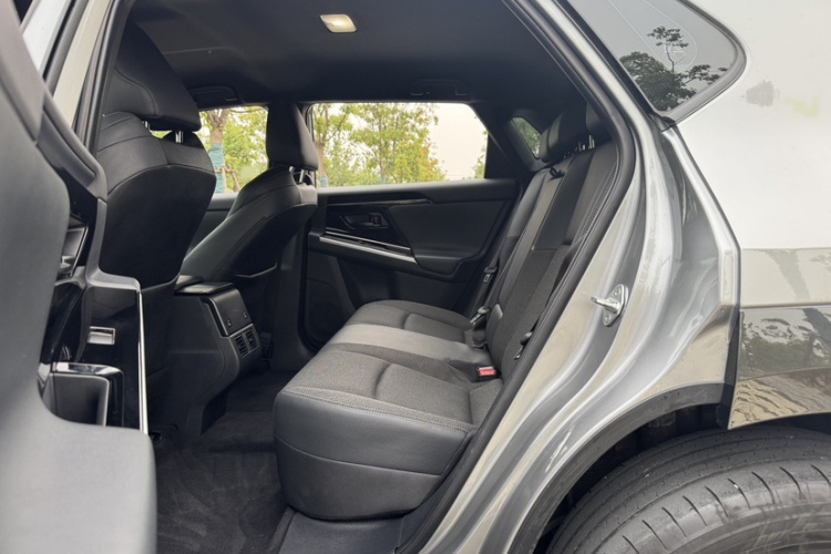 Toyota Bozhi 4X 2024 #18 Toyota Bozhi 4X 2024 car image #18