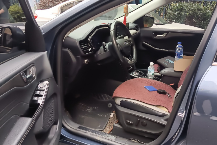 Ford Escape (Imported) 2020 #18 Ford Escape (Imported) 2020 car image #18