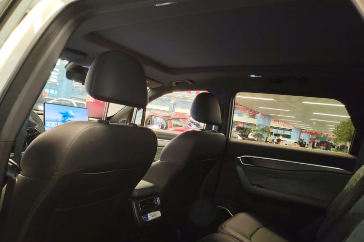 GEELY Okavango L 2025 car image #18