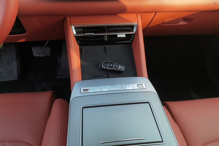 BYD Tang L 2025 #18 BYD Tang L 2025 car image #18