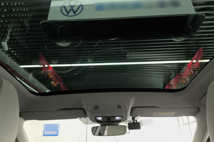 Volkswagen ID.6 X 2023 car image #18