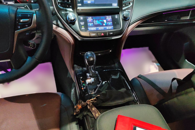 丰田 皇冠 2018 汽车图片 #18