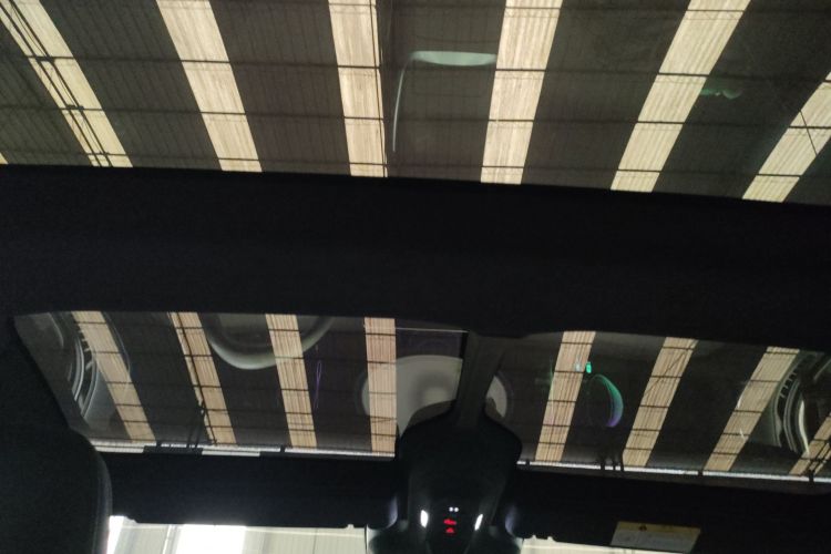 Avatr 11 2022 car image #18