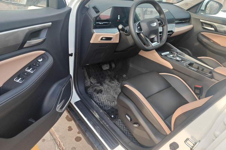 GEELY OkavangoR7 2025 car image #18