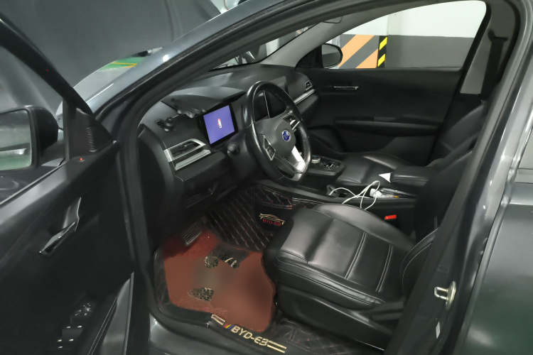 BYD e3 2020 immagine di auto #18