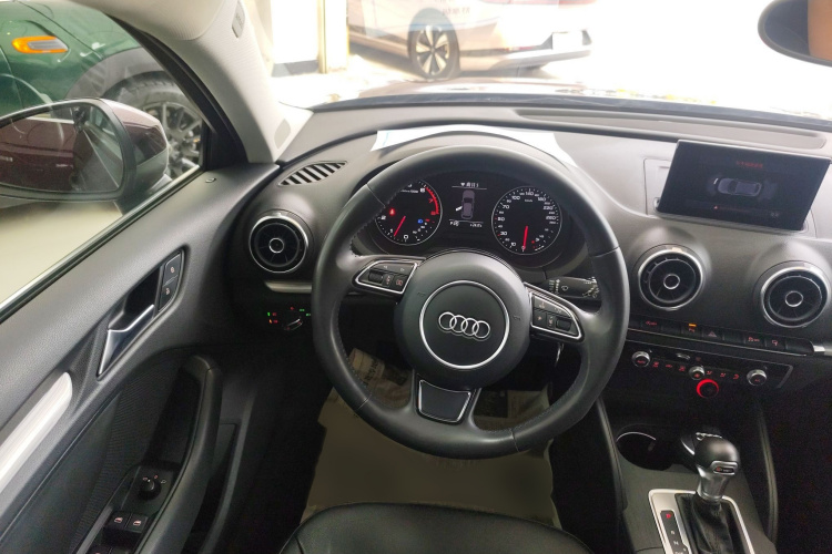 Audi A3 2015 car image #18
