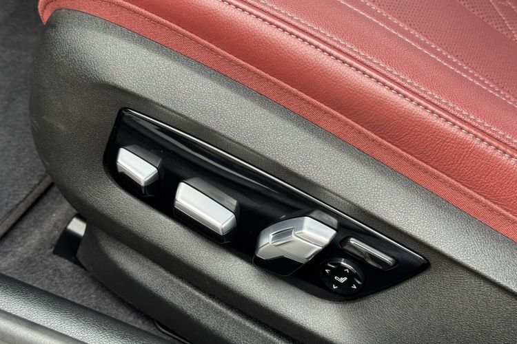 BMW M5 New Energy 2021 #18 BMW M5 New Energy 2021 car image #18